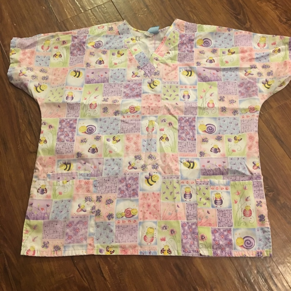 Women’s Scrub H.Q. Scrub Top. Size Large